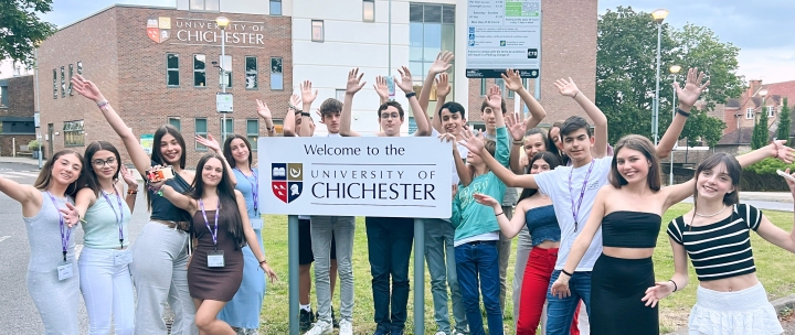 Chichester University Premium Verano 2025